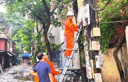 Hà Nội yêu cầu thực hiện nghiêm nghị quyết về ngừng cung cấp dịch vụ điện, nước