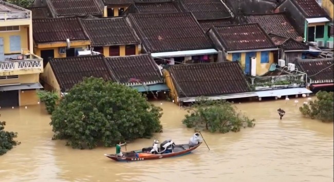 Bộ Chính trị chỉ đạo khắc phục hậu quả do bão số 12 và mưa, lũ sau bão gây ra