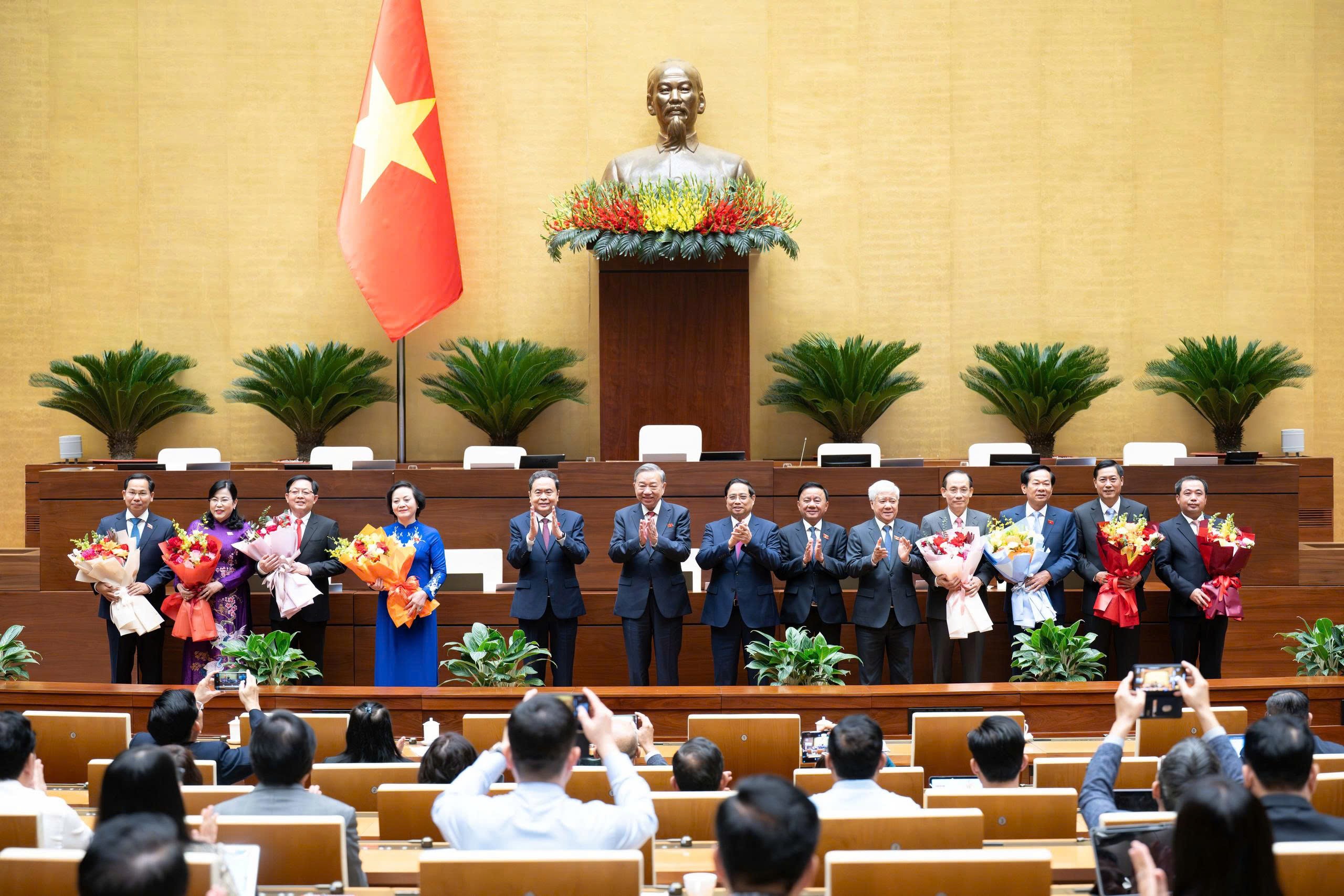 Bài 3: Đột phá tư duy - mở đường cho kỷ nguyên mới Bài 3: Đột phá tư duy - mở đường cho kỷ nguyên mới