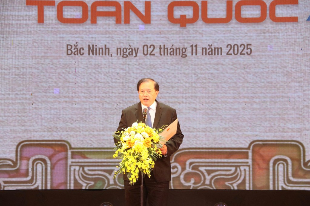 Đồng chí Ông Tạ Quang Đông, Thứ trưởng Bộ Văn hoá, Thể thao và Du lịch, Trưởng ban Chỉ đạo Liên hoan phát biểu tại lễ bế mạc