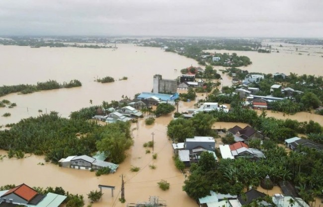 Tập trung khắc phục nhanh hậu quả mưa lũ tại khu vực Trung Bộ