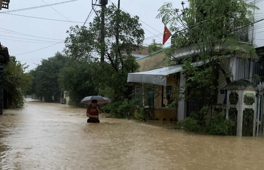 TP Huế: Nhiều tuyến đường ngập sâu trở lại