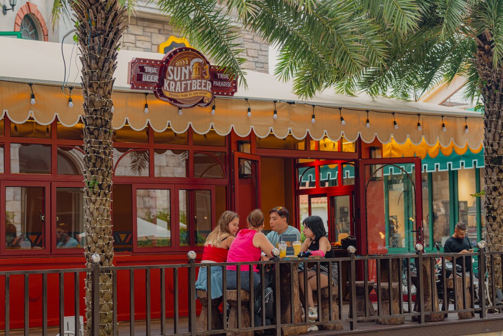 Những tín đồ du lịch và mua sắm sẽ không muốn bỏ qua Sunset Bazaar vào dịp cuối năm nay