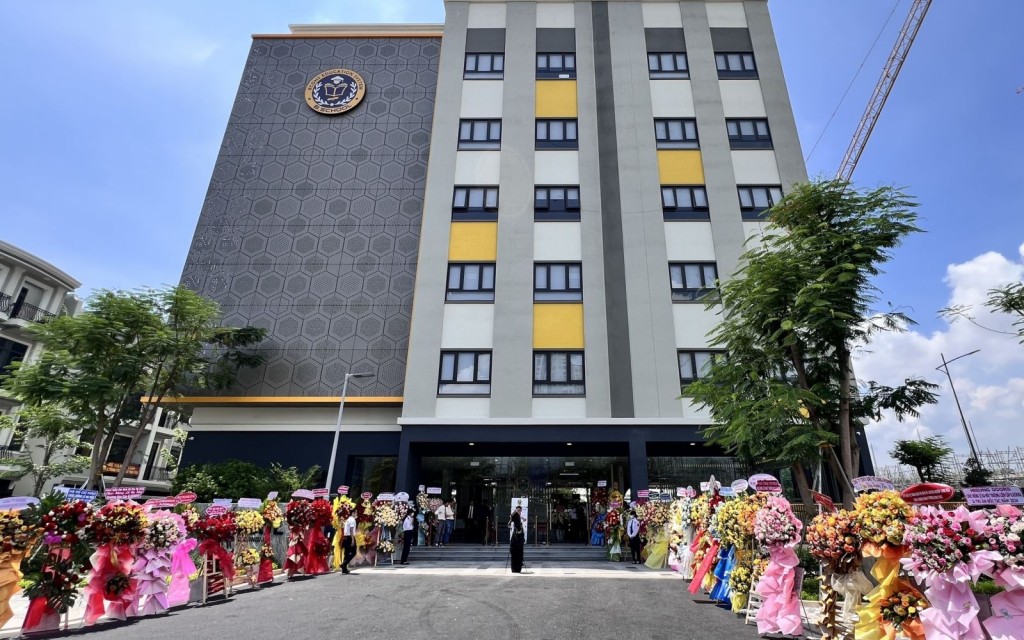 trường liên cấp từ Tiểu học đến Trung học cơ sở B.SCHOOL.