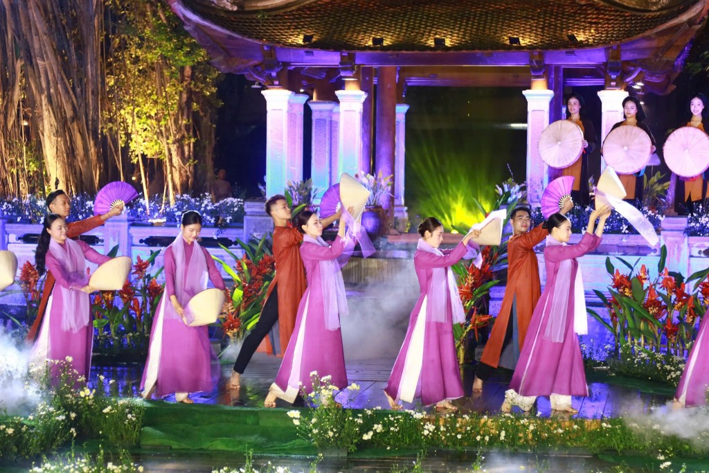 Áo dài kể chuyện di sản Áo dài kể chuyện di sản