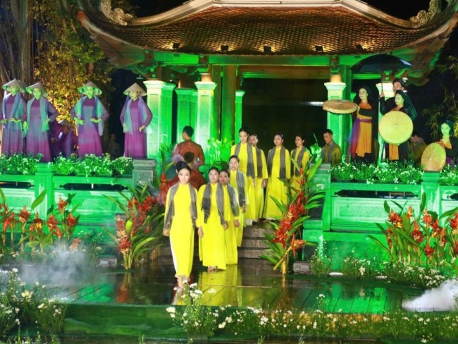 Áo dài kể chuyện di sản