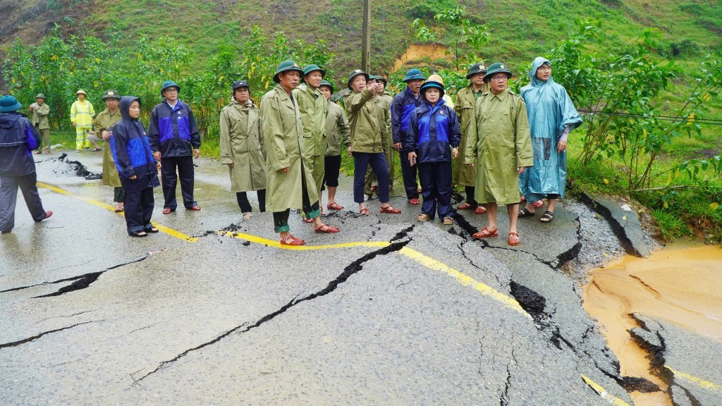 Mưa lớn, làm phát sinh nhiều điểm sạt lở mới nghiêm trọng