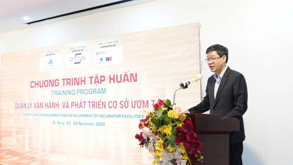 Ông Lê Sơn Phong – Phó Giám đốc Sở Khoa học và Công nghệ TP Đà Nẵng phát biểu khai mạc (Ảnh: startupdanang.vn)