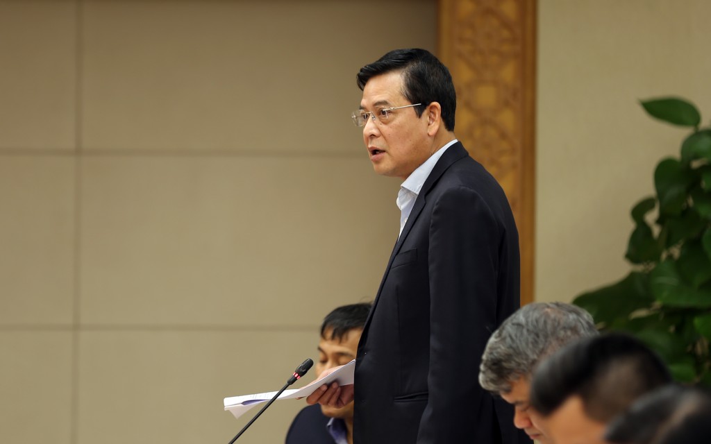 Thứ trưởng Bộ Xây dựng Bùi Xuân Dũng báo cáo tại cuộc họp - Ảnh: VGP/Minh Khôi