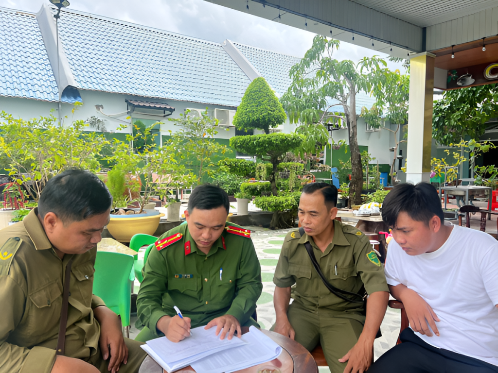 Lực lượng Công an cơ sở tiến hành rà soát, phân loại từng nhóm phương tiện, bảo đảm khớp đúng với chủ sở hữu thực tế.