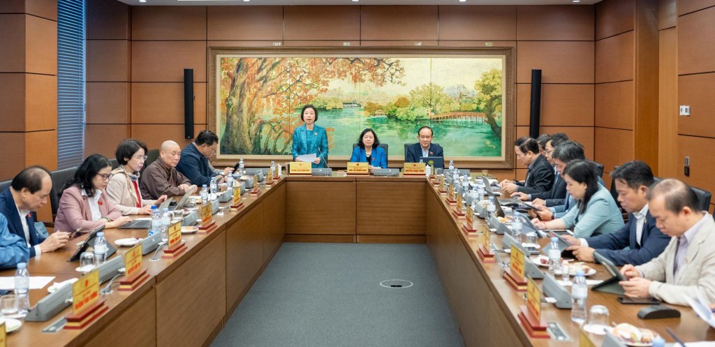 Quang cảnh thảo luận tổ của Đoàn ĐBQH TP Hà Quang cảnh thảo luận tổ của Đoàn ĐBQH TP Hà