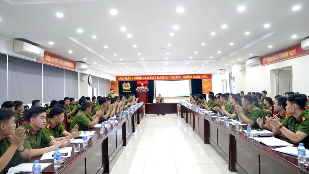 Lễ phát động phong trào thanh niên, phụ nữ Phòng PC07 hưởng ứng cao điểm tuyên truyền, hướng dẫn người đứng đầu cơ sở khai báo, cập nhật thông tin về PCCC và CNCH