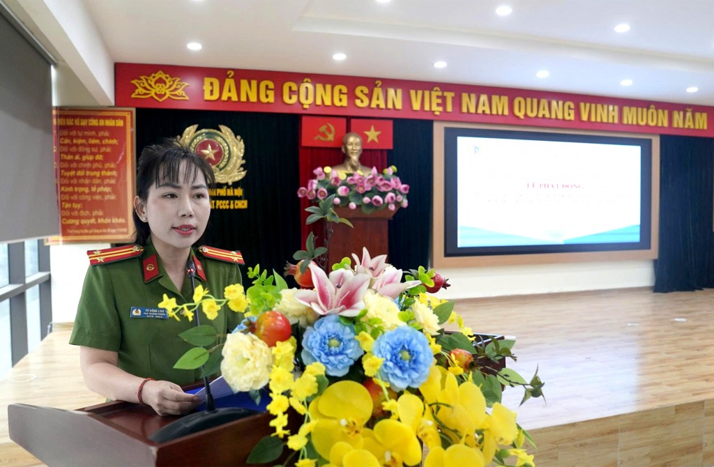 Trung tá Vũ Hồng Linh - Phó Trưởng phòng, phụ trách công tác thanh niên, phụ nữ phát biểu chỉ đạo tại Lễ phát động