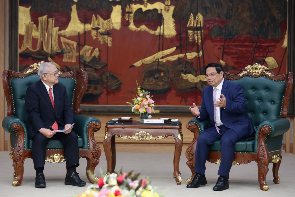 Thủ tướng Phạm Minh Chính đề nghị Chủ tịch Hội Hữu nghị Nhật - Việt vùng Kansai và Hội tiếp tục quan tâm, ủng hộ, thúc đẩy quan hệ đối tác chiến lược toàn diện Việt Nam - Nhật Bản phát triển ngày càng hiệu quả - Ảnh: VGP/Nhật Bắc