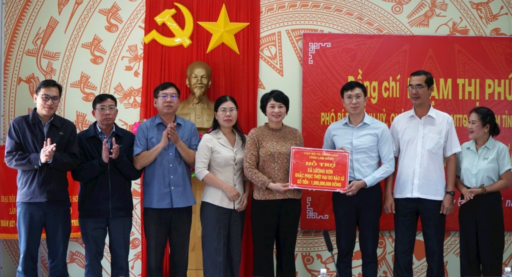 MTTQ Việt Nam tỉnh Lâm Đồng kịp thời hỗ trợ các địa phương khắc phục hậu quả do mưa lũ