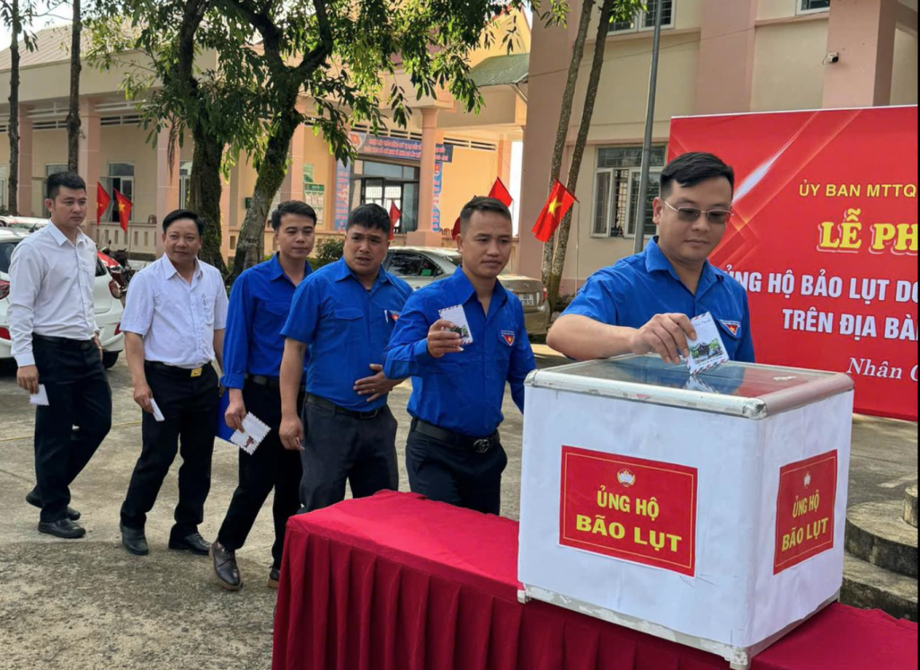 Xã Nhân Cơ phát động phong trào “Lá lành đùm lá rách – Tương thân tương ái”, kêu gọi chung tay ủng hộ đồng bào vùng lũ sớm vượt qua khó khăn, ổn định cuộc sống