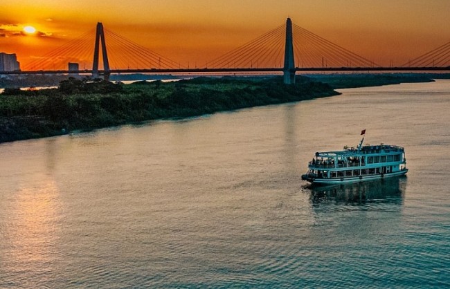 Trên sóng sông Hồng - giữ nhịp cho Thủ đô vươn tầm