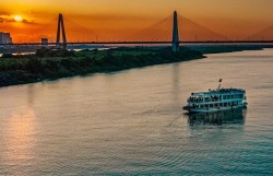 Trên sóng sông Hồng - giữ nhịp cho Thủ đô vươn tầm