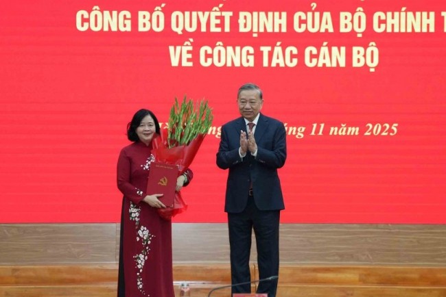 Đồng chí Bùi Thị Minh Hoài giữ chức Bí thư Đảng ủy MTTQ, các đoàn thể Trung ương