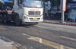 Đà Nẵng: Sớm khắc phục các vị trí hư hỏng trên QL14B
