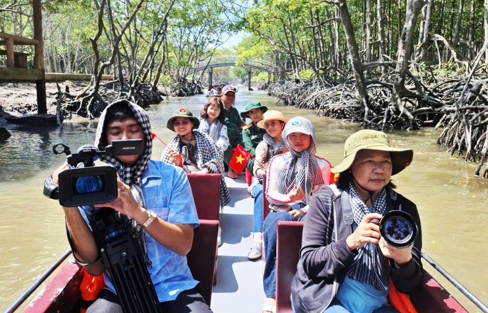 Bảo vệ và tận dụng phát triển tiềm năng rừng phòng hộ Cần Giờ