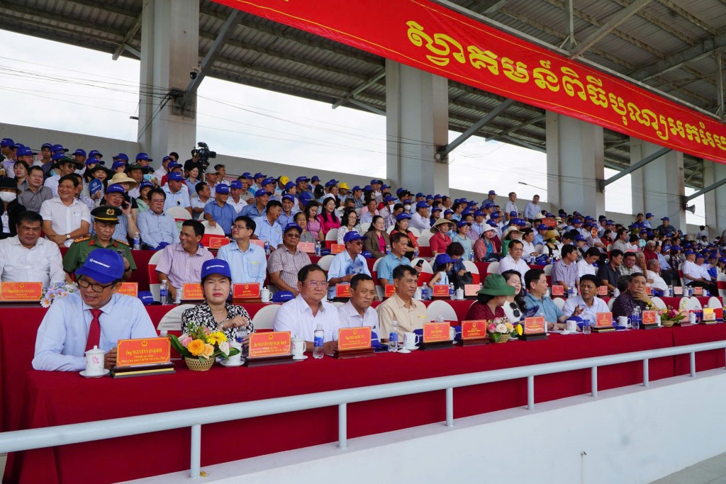 Đua ghe Ngo 2025 - biểu tượng văn hóa vùng sông nước Tây Đô Đua ghe Ngo 2025 - biểu tượng văn hóa vùng sông nước Tây Đô