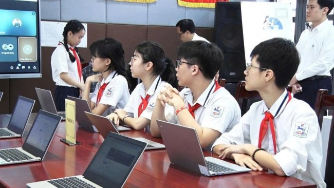 Người trẻ và thói quen nói bậy: Từ đùa vui đến lệch chuẩn