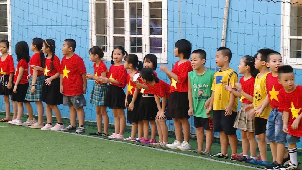 Giáo dục ngôn ngữ chuẩn mực cần bắt đầu từ những bài học nhỏ trong trường học (Ảnh minh họa) Giáo dục ngôn ngữ chuẩn mực cần bắt đầu từ những bài học nhỏ trong trường học (Ảnh minh họa)