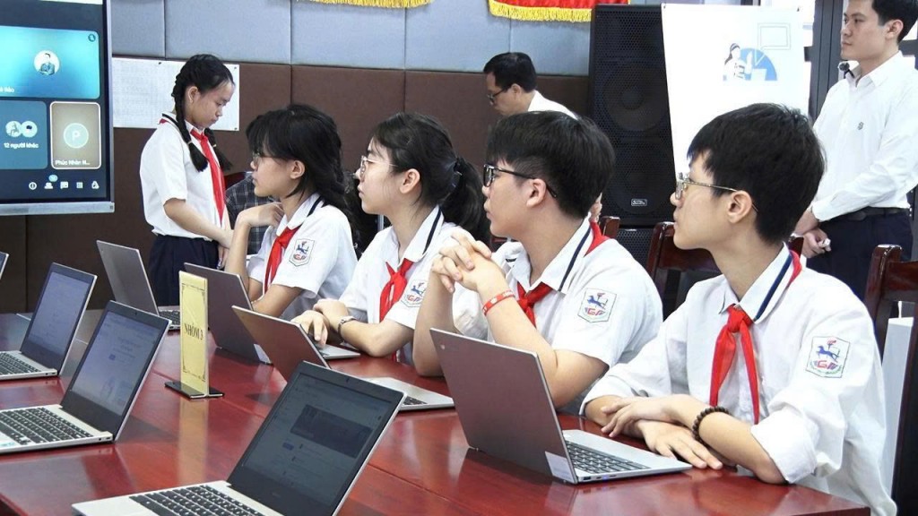 Giáo dục kỹ năng giao tiếp và ứng xử văn minh cần được lồng ghép trong hiều mônhọc Giáo dục kỹ năng giao tiếp và ứng xử văn minh cần được lồng ghép trong hiều mônhọc