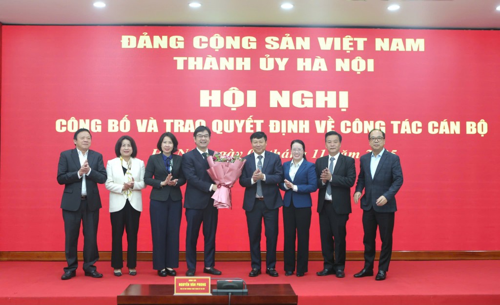 Đồng chí Nguyễn Văn Thắng nhận nhiệm vụ mới tại LĐLĐ TP Hà Nội