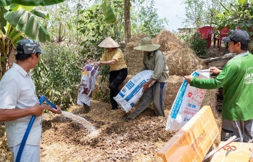 Xử lý phụ phẩm nông nghiệp giảm phát thải khí mê-tan