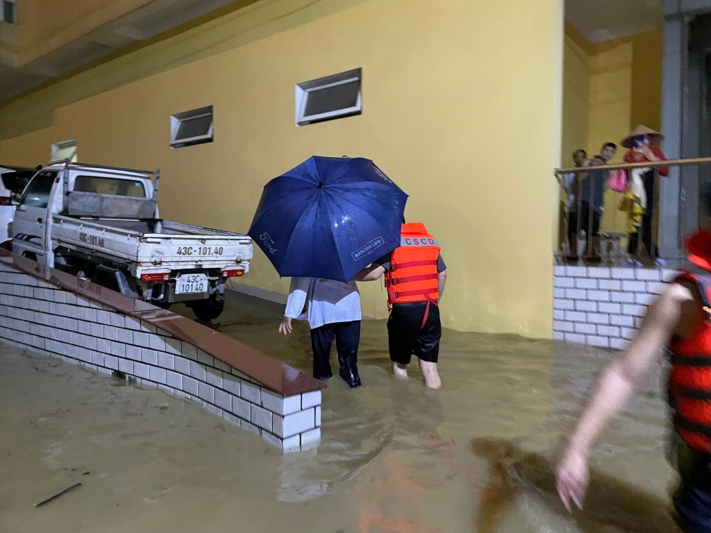 Bệnh viện Trung ương Huế ngập nặng sau trận mưa lũ lịch sử_2