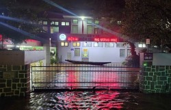 UNIQLO Việt Nam đóng góp 500 triệu đồng, hơn 2.000 trang phục hỗ trợ khắc phục hậu quả mưa lũ tại Huế