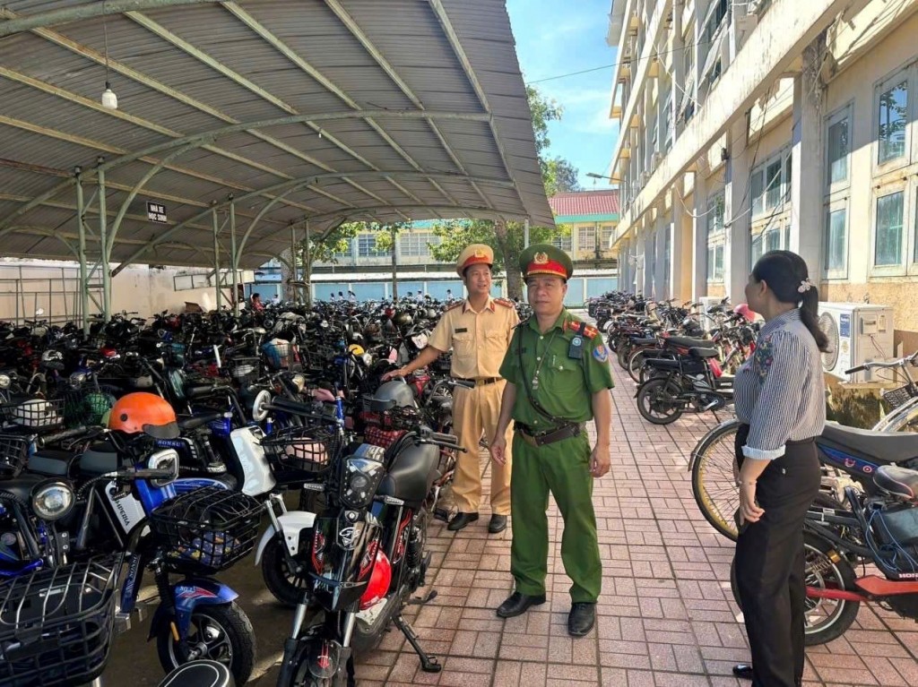 CSGT kiểm tra tại các bãi xe