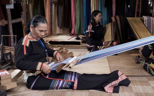 Tinh hoa làng nghề thủ công truyền thống hội tụ và kết nối