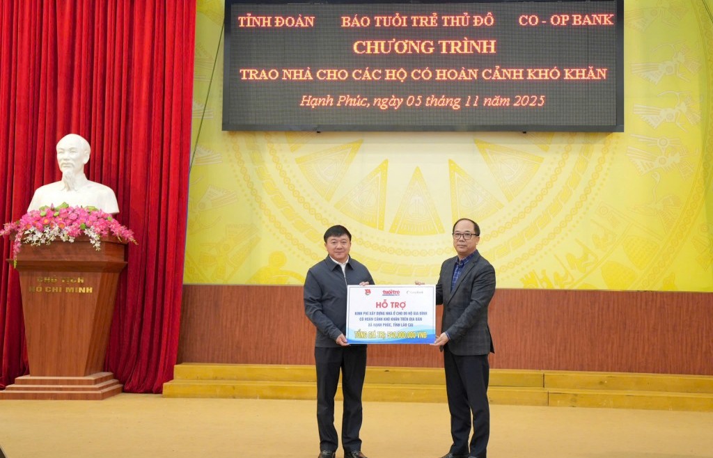 Trao tặng kinh phí xây sửa nhà cho bà con xã Hạnh Phúc, tỉnh Lào Cai