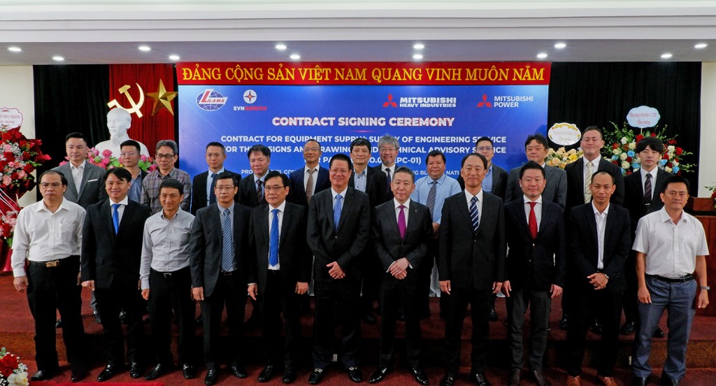 Ảnh chụp tập thể tại buổi lễ ký kết