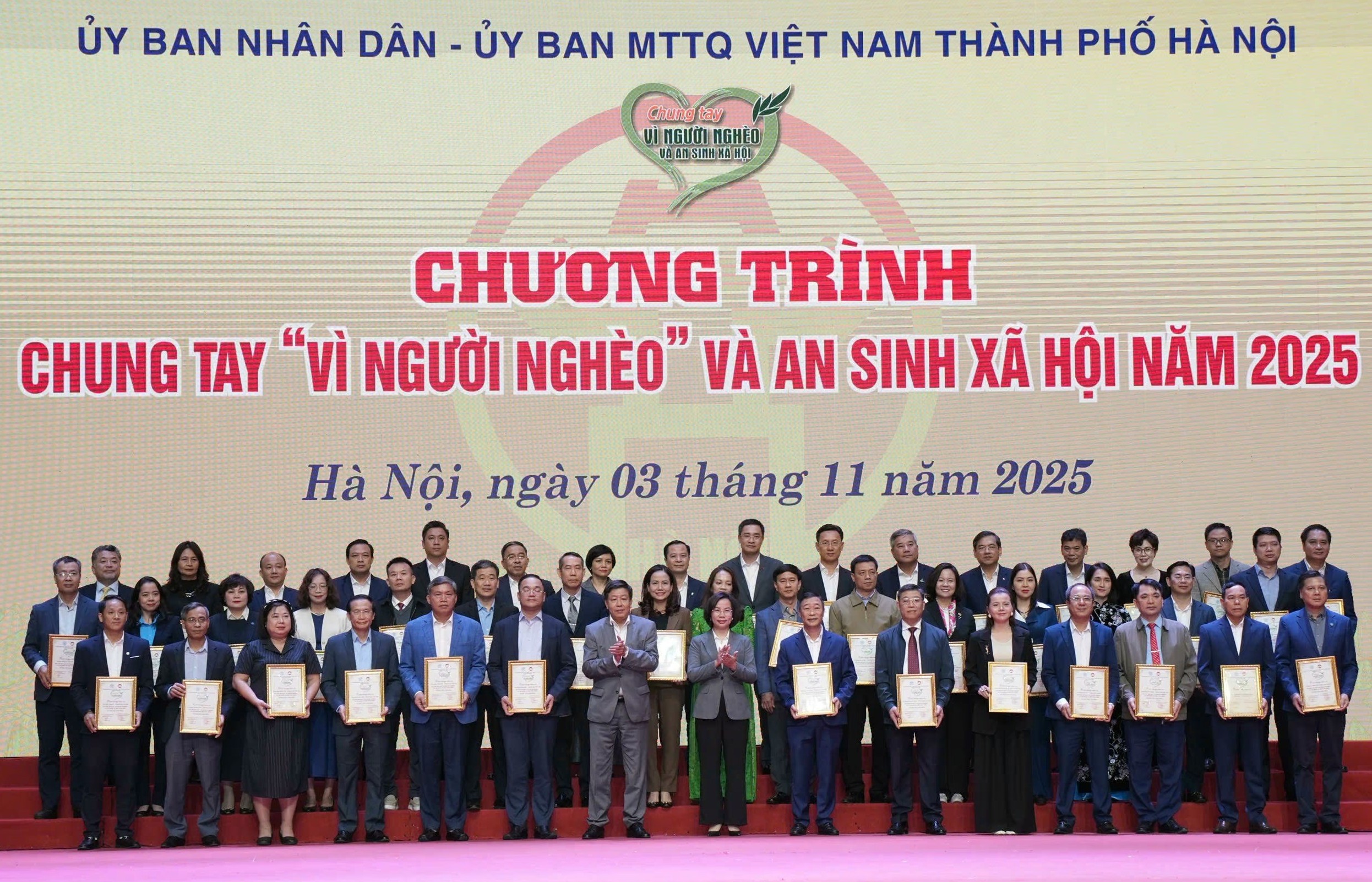 Hà Nội tiếp nhận hơn 93 tỷ đồng ủng hộ, đăng ký ủng hộ người nghèo