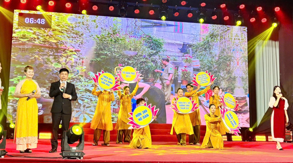 Tưng bừng khai mạc liên hoan “Thôn, tổ dân phố văn hóa tiêu biểu”