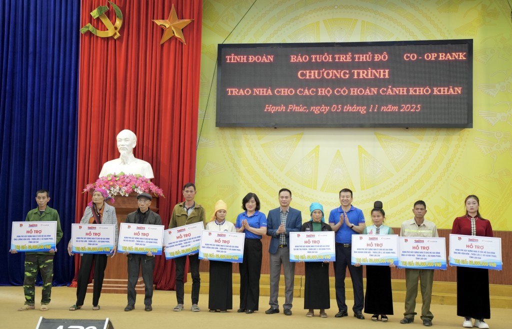 Nhà nhân ái thắp sáng niềm tin tại xã Hạnh Phúc sau bão lũ