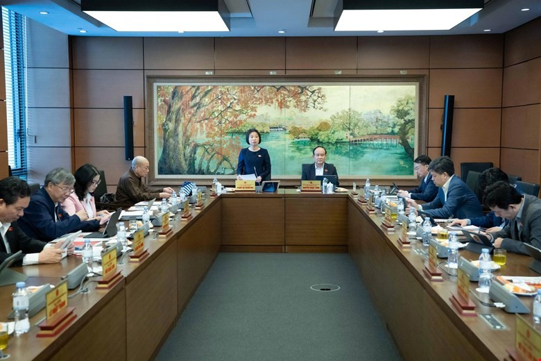 Cân bằng, hài hoà lợi ích của người dân và bảo vệ di sản Cân bằng, hài hoà lợi ích của người dân và bảo vệ di sản