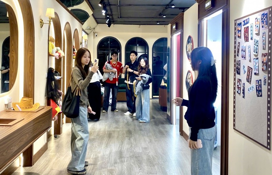 Photobooth - xu hướng lưu giữ kỉ niệm mới của các bạn trẻ Hà Nội