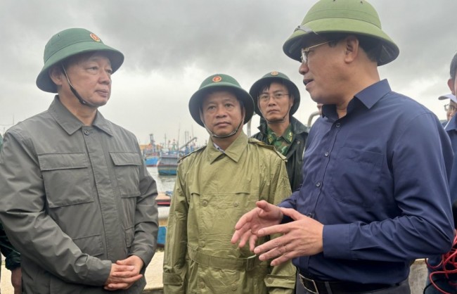 Phó Thủ tướng Trần Hồng Hà chỉ đạo ứng phó bão số 13 ở Gia Lai