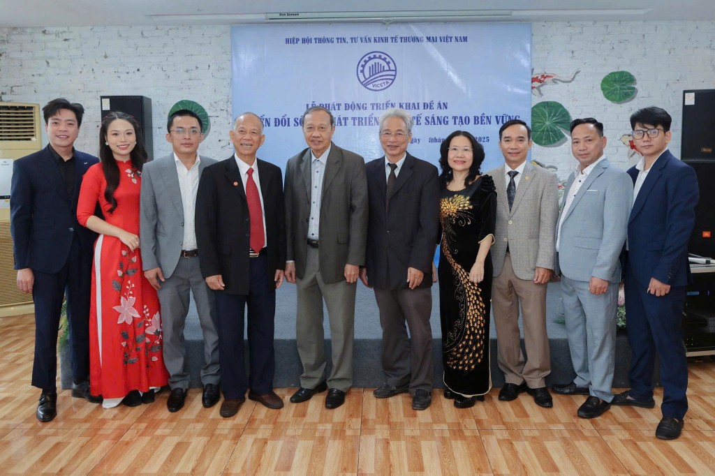 Chuyển đổi số thúc đẩy kinh tế sáng tạo bền vững Chuyển đổi số thúc đẩy kinh tế sáng tạo bền vững