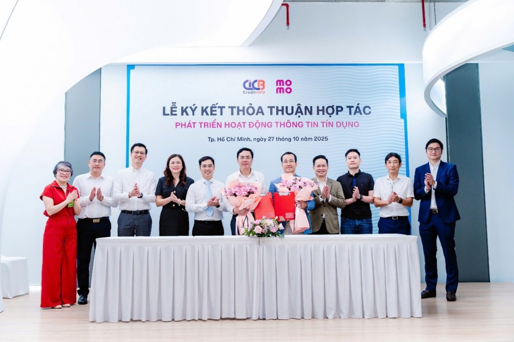 CIC chính thức ký Thỏa thuận hợp tác phát triển hoạt động thông tin tín dụng với M_Service CIC chính thức ký Thỏa thuận hợp tác phát triển hoạt động thông tin tín dụng với M_Service