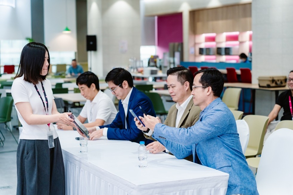 Trải nghiệm thực tế tính năng tra cứu Điểm tín dụng cá nhân trên ứng dụng Momo Trải nghiệm thực tế tính năng tra cứu Điểm tín dụng cá nhân trên ứng dụng Momo