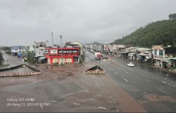 Bão Kalmaegi đang gây gió giật mạnh tại phía Đông tỉnh Gia Lai
