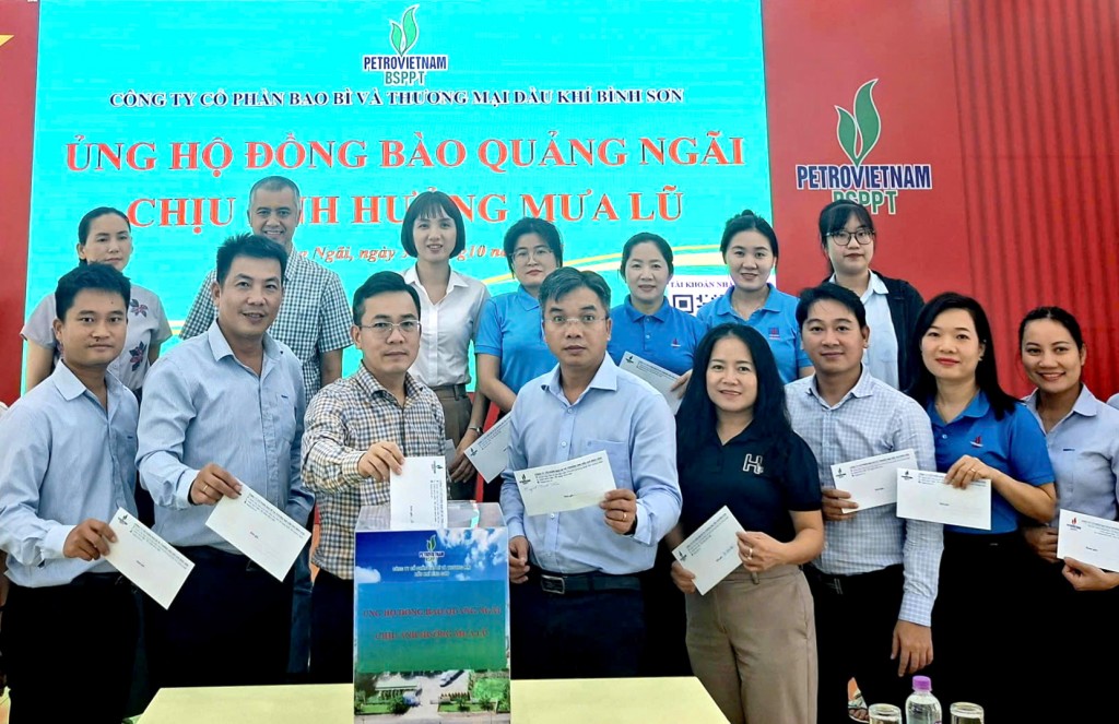 Cùng ngày, Công ty cổ phần Bao bì và Thương mại Dầu khí Bình Sơn (BSPPT) - đơn vị thành viên của BSR cũng phát động chương trình ủng hộ đồng bào tỉnh Quảng Ngãi chịu ảnh hưởng bởi mưa, lũ.