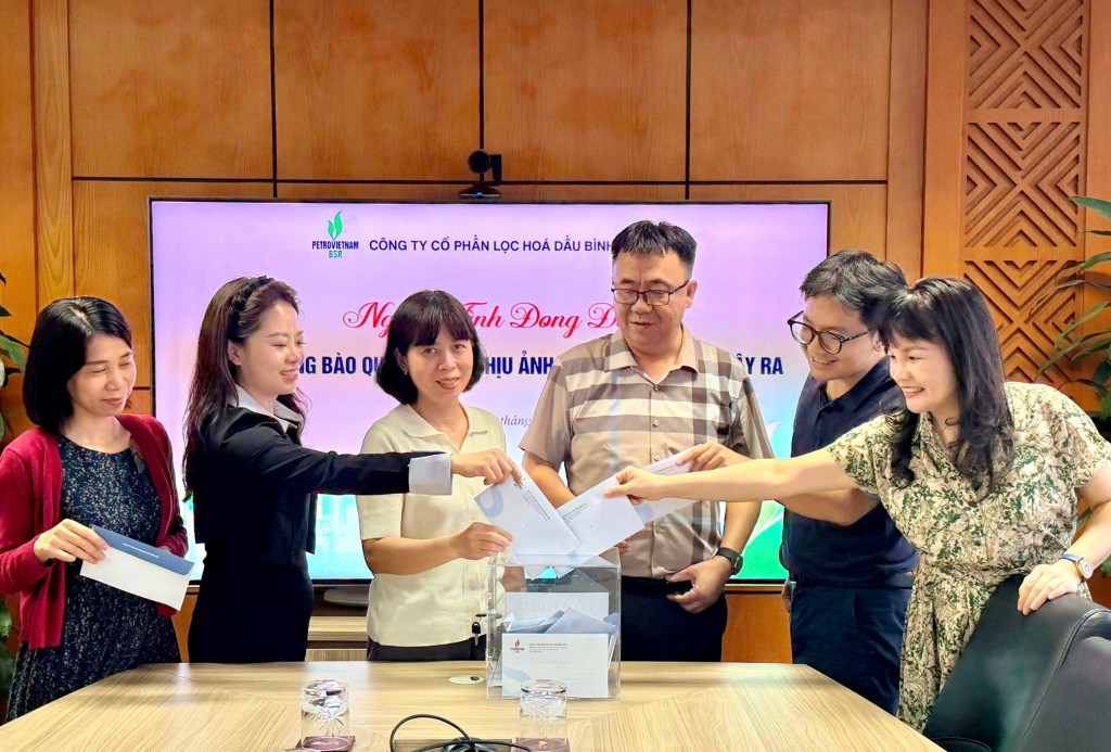 CBNV Chi nhánh BSR tại Hà Nội quyên góp ủng hộ đồng bào tỉnh Quảng Ngãi