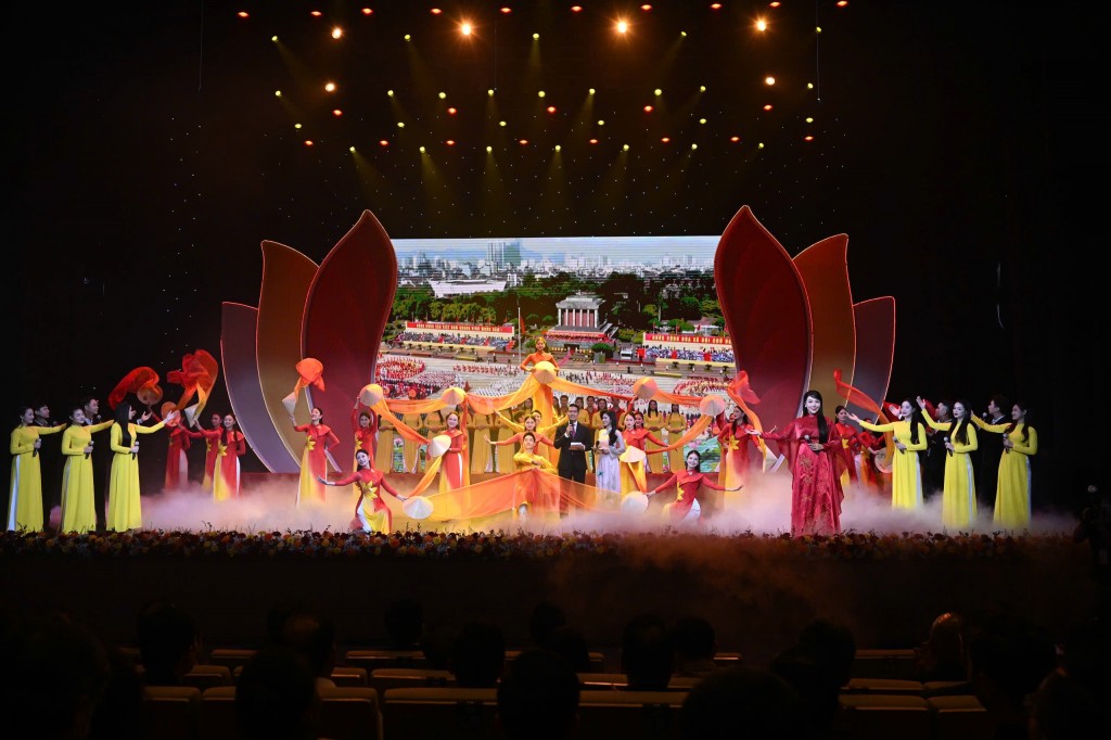 Tiết mục văn nghệ tại chương trình